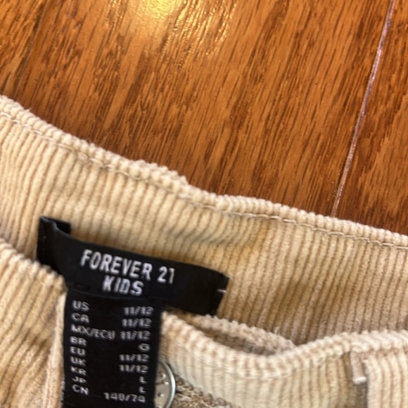 NWT FOREVER 21 KIDS CREAM MID RISE FLARE CORDUROY EMBROIDERED PANTS SIZE 11/12 - Picture 5 of 8